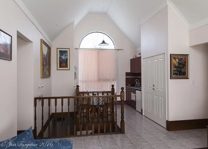 Aarn House B&B Airport Accommodation