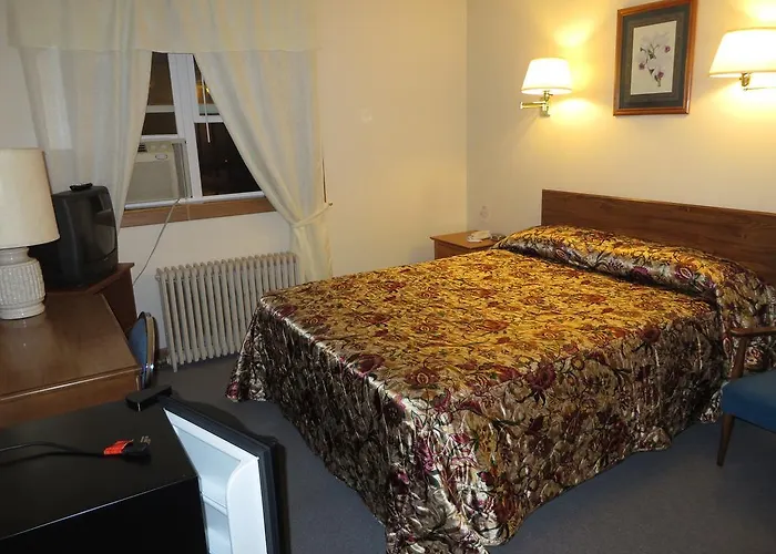 Travelers Inn Motel - Eagle River Downtown