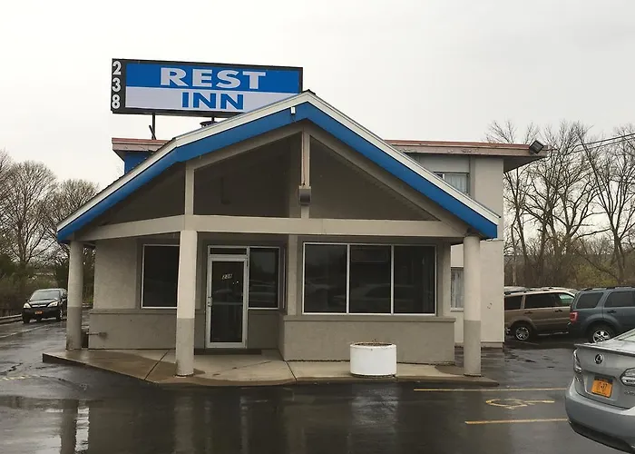 Utica Rest Inn