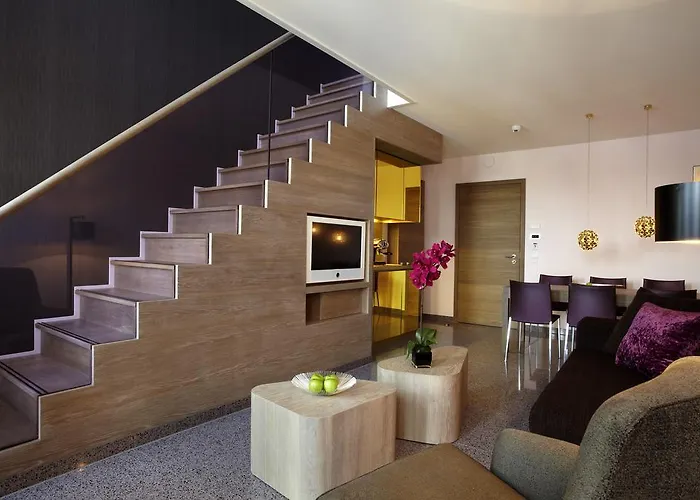 Abito Self-Check-In Suites