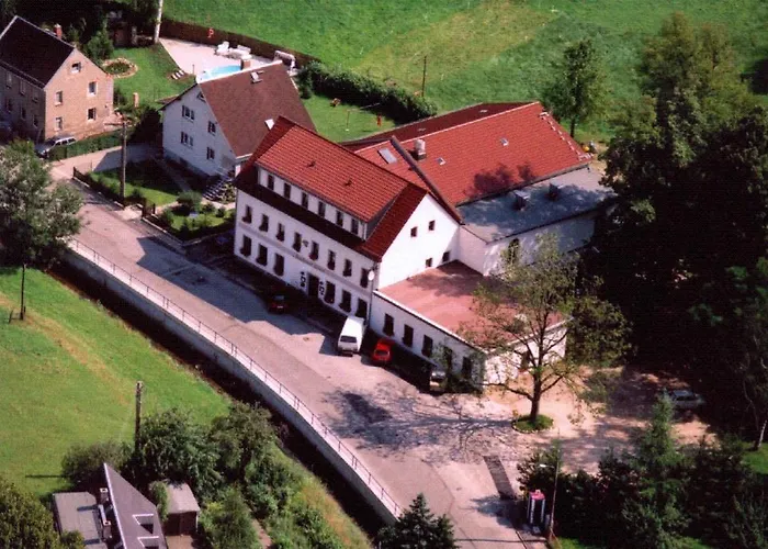 Landhotel Goldener Löwe mit Pension Am Taurastein