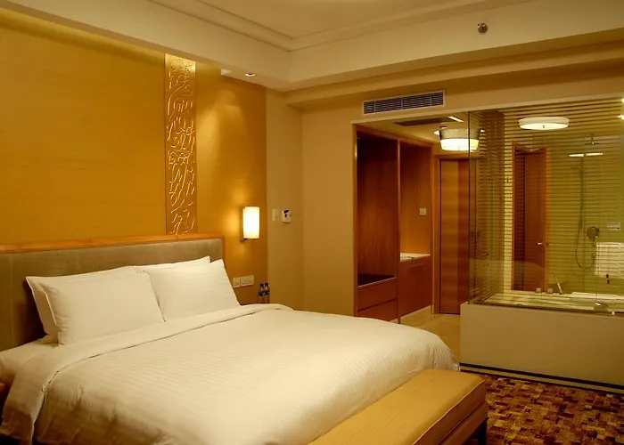 Crowne Plaza Hotel Dandong