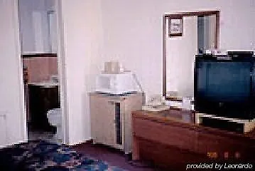 Budget Host Moon Mist Motel