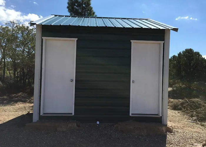 Primrose Cabin Glamour Camping, Hot Showers, Stunning Night Sky