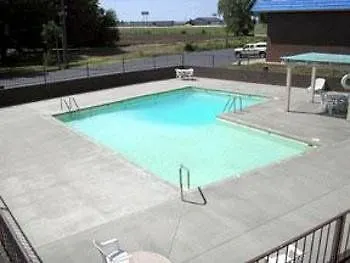 Econo Lodge I-70 Near Bicentennial Center
