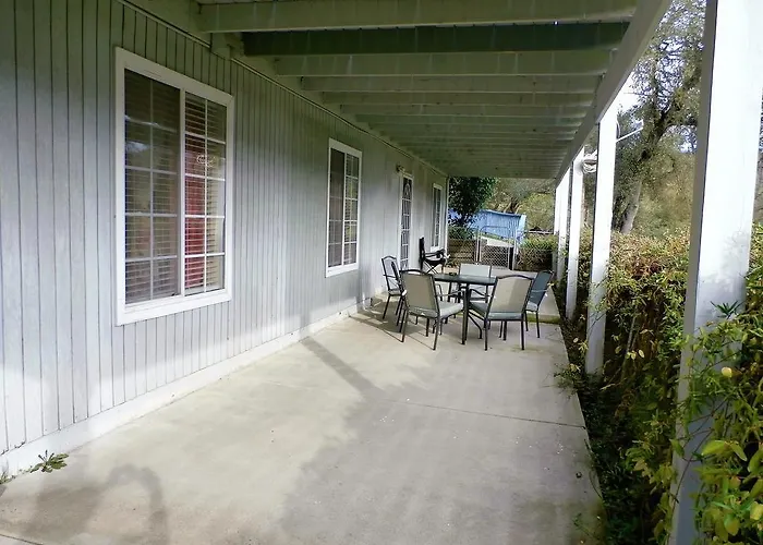 Charming Downstairs Unit