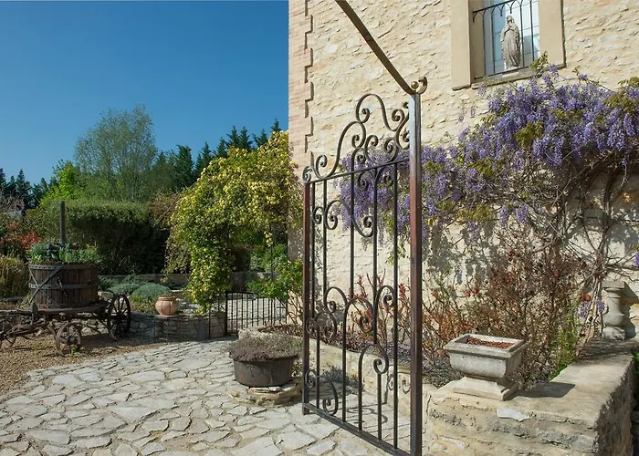 Les Carmes And Spa