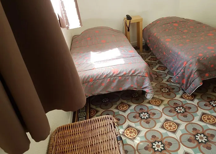 Hotel Des Poetes Avec Parking Sur Reservation