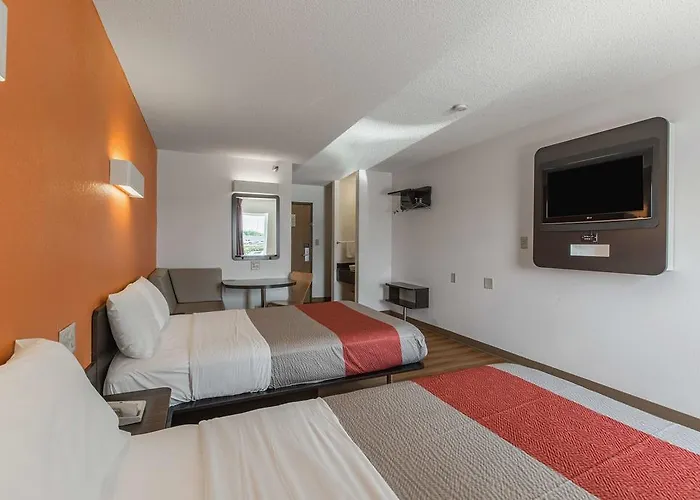 Motel 6 Omaha - Central