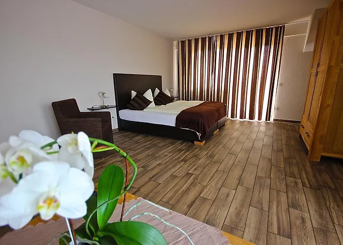 Kaiser'S Weinland Hotel