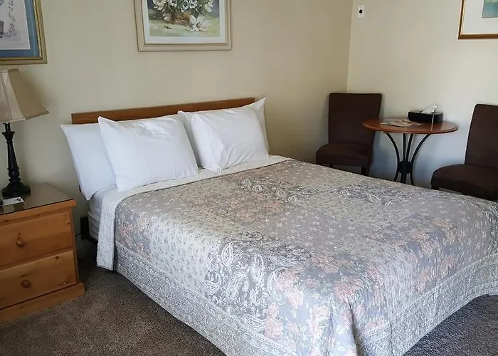 Bishop Village Motel