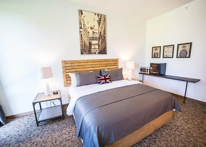Okoboji Commons Hotel