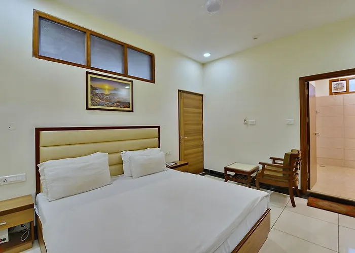 Hotel Aricent Opposite Isbt Sector 17 Chandigarh