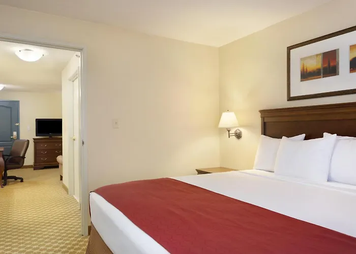 Country Inn & Suites By Radisson, Nevada, Mo