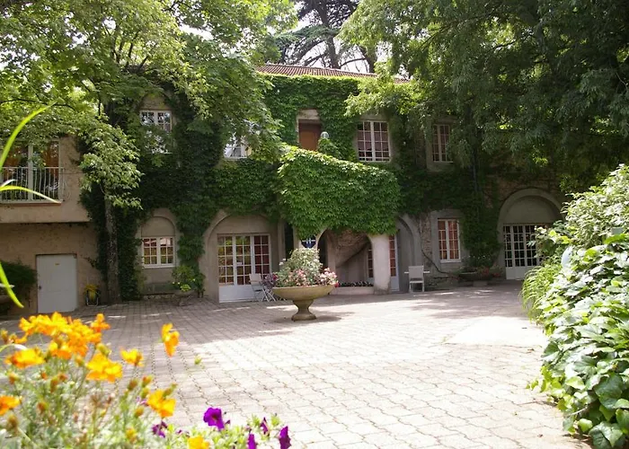 Le Cedre De Soyons