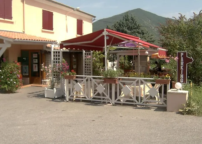 Logis Hotel Le Relais Du Serre