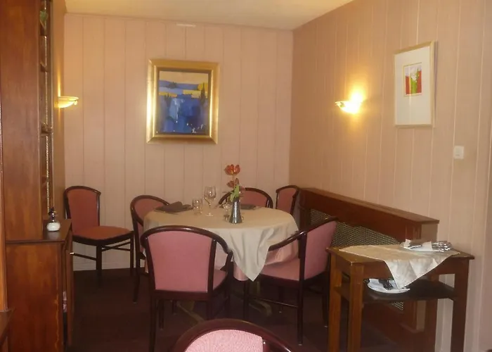 Logis Hotel Le Relais Du Serre