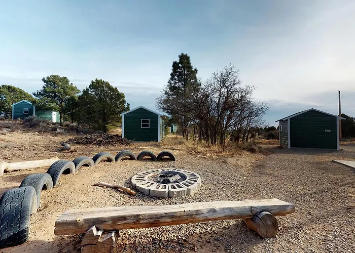 Pavilion And Glamping Village, 3 Cabins, Tipi, Wagon, Kitchen
