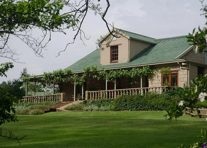 Halliwell Country Inn