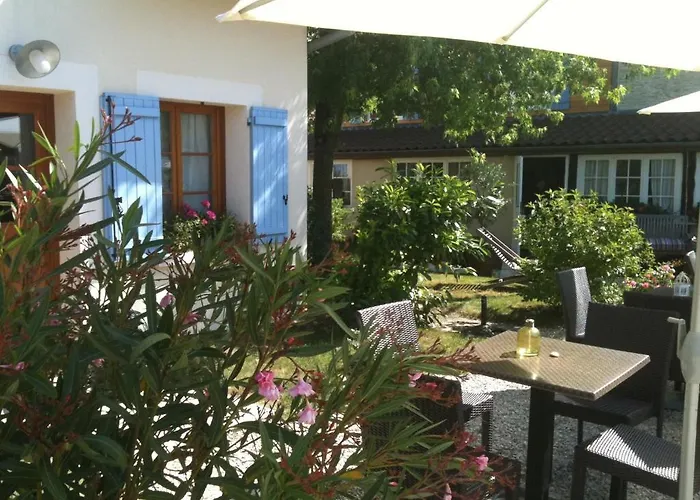 Logis Hotel Restaurant La Grange Du Relais