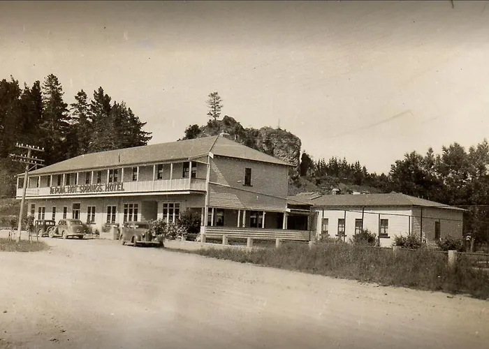 Te Puia Hot Springs Hotel