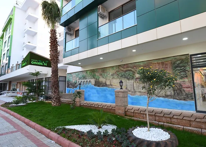 Green Life Hotel