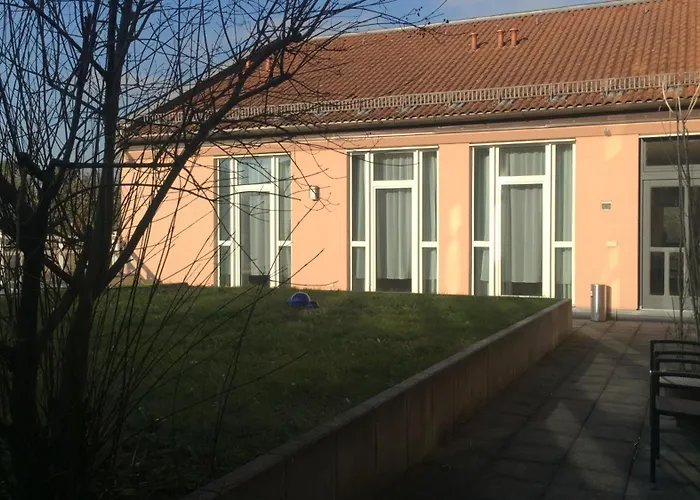 1, 2, Sleep Boardinghouse Unterschleissheim Zentrum
