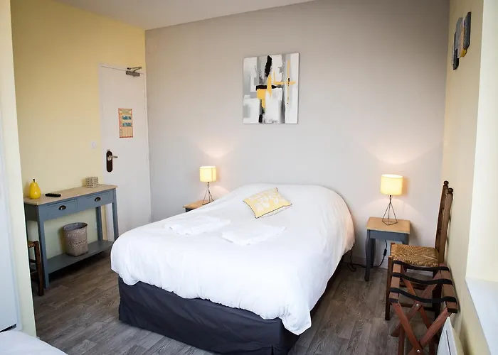 Logis Hotel Restaurant Le Relais Fleuri