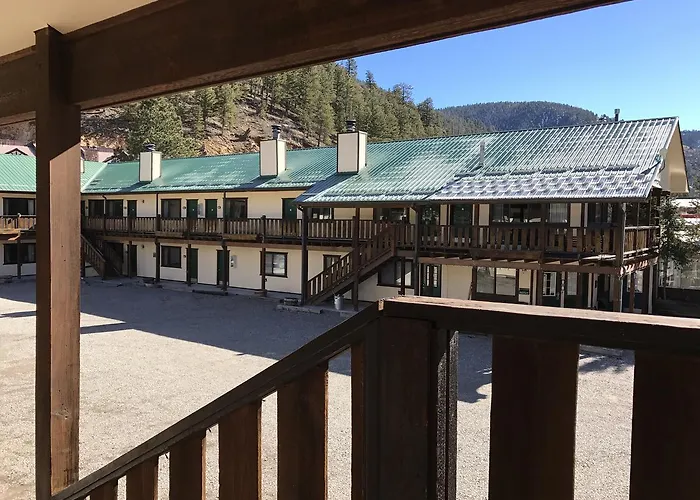 Ponderosa Lodge Ascend Collection