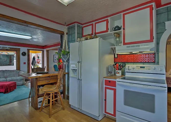 Center Street Cottage