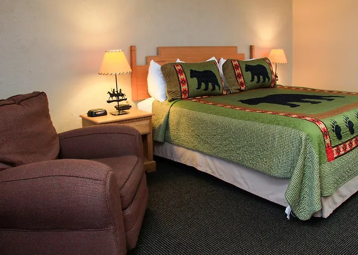 Yellowstone Pioneer Lodge