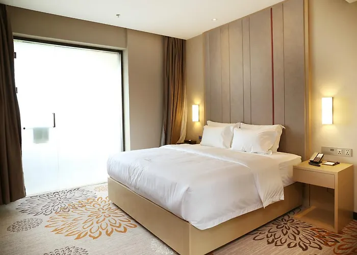 Lavande Hotel Jiangmen Yingbin Avenue