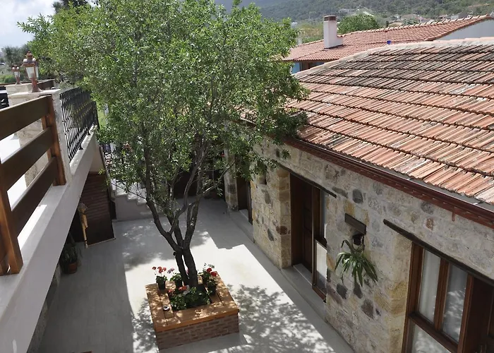 Tas Avlu Butik Otel