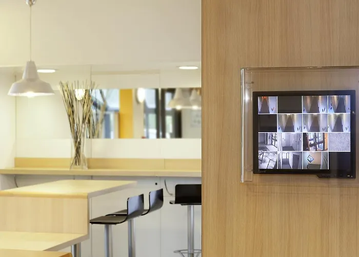 Hotel First Eco Savigny Villemoisson Centre Commercial Carrefour