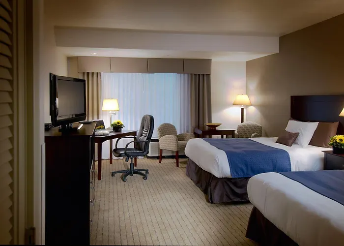 Nichols Village Hotel And Spa
