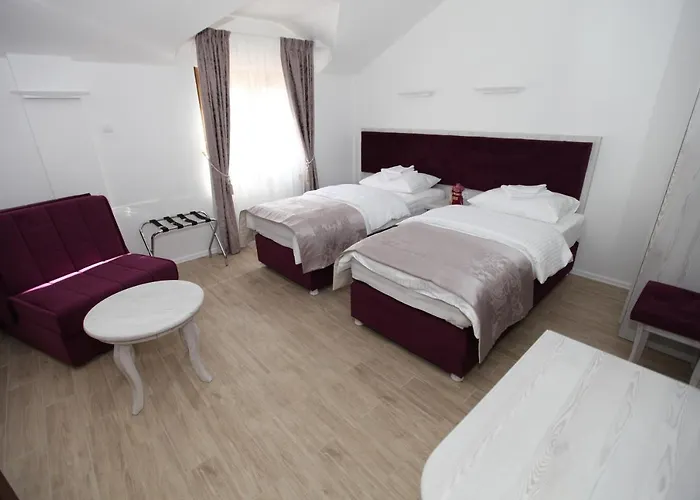 Apis Hotel