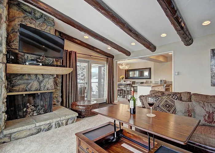 A308 Lake Cliffe Condo
