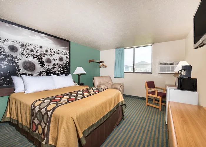 Super 8 By Wyndham Devils Lake