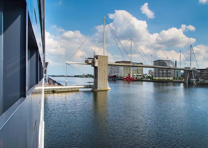 Sunborn London Yacht Hotel