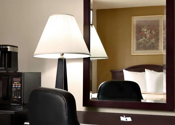 Travelodge By Wyndham La Porte/Michigan City Area