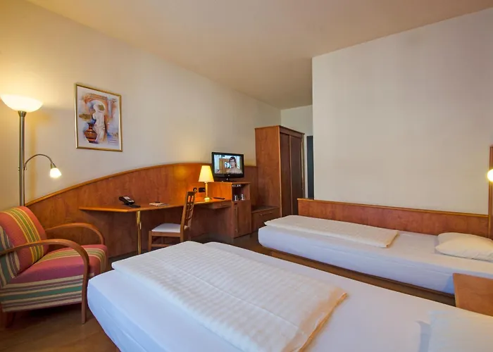 1, 2, Sleep Boardinghouse Unterschleissheim Zentrum