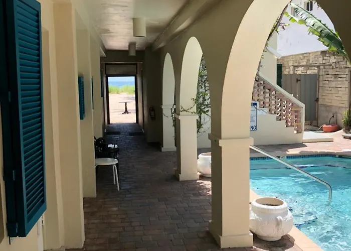 Courtyard Villa Hotel