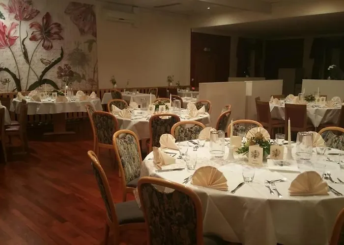 Hosser'S Hotel Restaurant