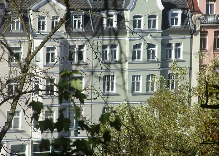 City Hotel