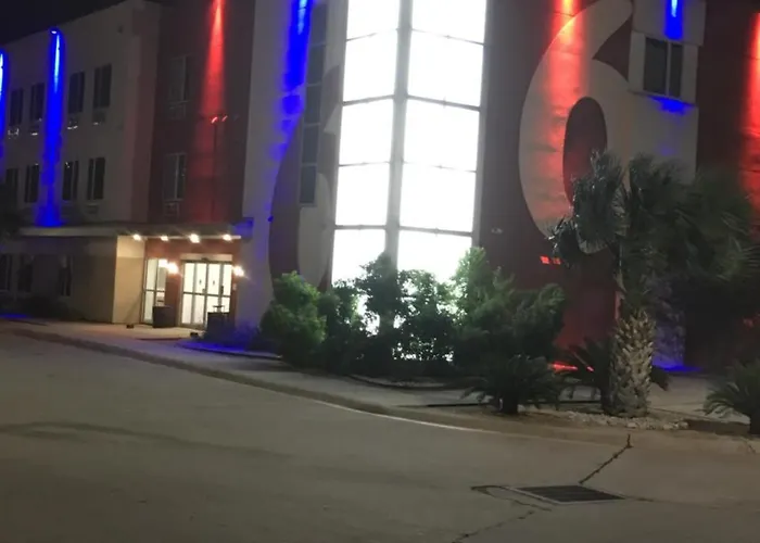 Motel 6-Three Rivers, Tx