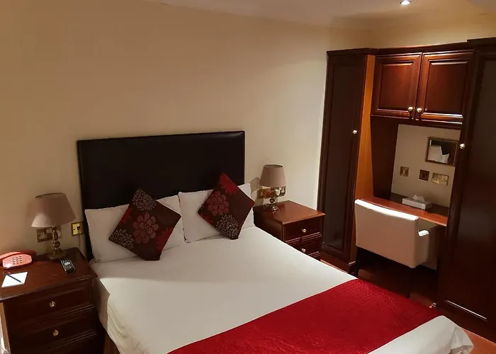 Ascot Hotel