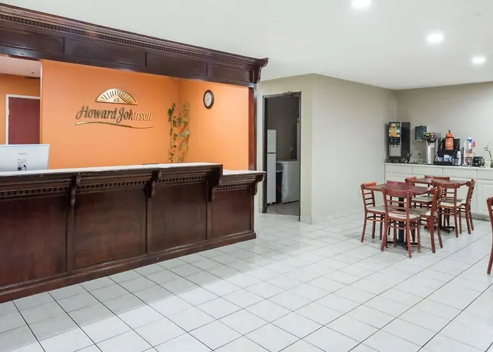 Baymont By Wyndham Iowa Lake Charles