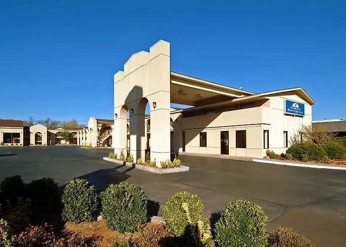 Executive Plus Inn And Suites