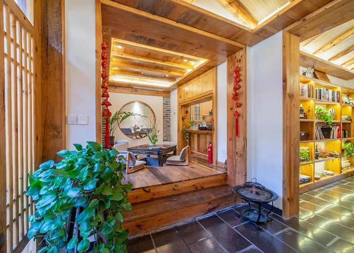 Zhangjiejie Yuelu Homestay Nearby The Entrance Of Avatar Mount Free Illy Coffee & Fresh Fruit, Free Laundry Service,Vegetarian Friendly