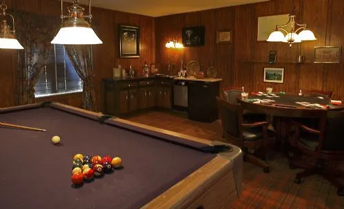 Holly Thorn House Inn